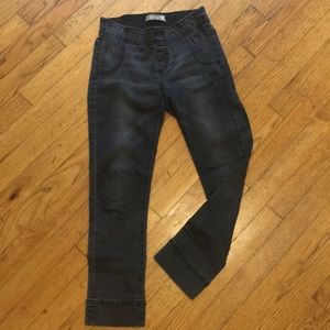 Free People size 26 skinny pull ons